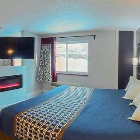 Coratel Inn & Suites By Jasper Hastings Exterior foto