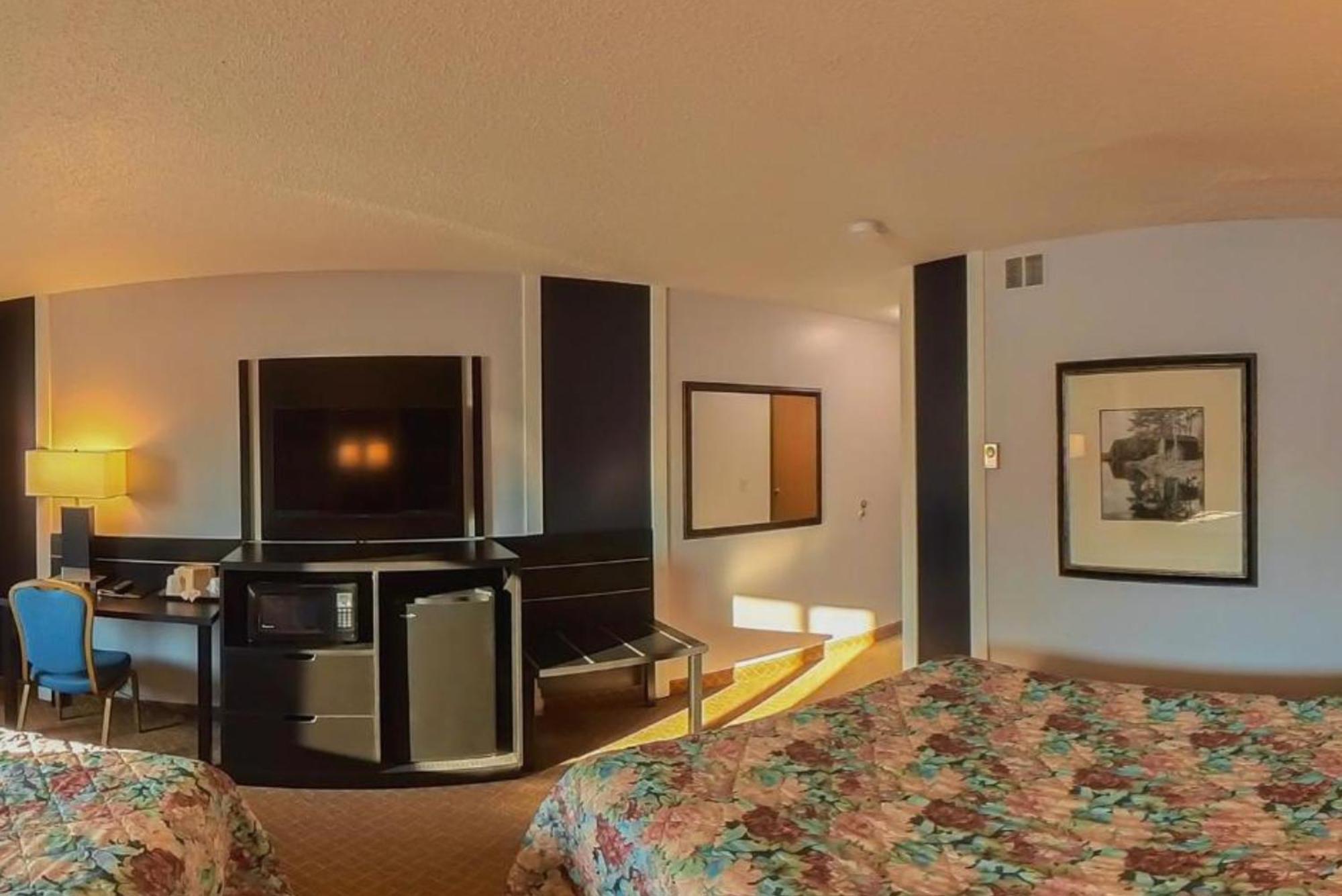 Coratel Inn & Suites By Jasper Hastings Exterior foto