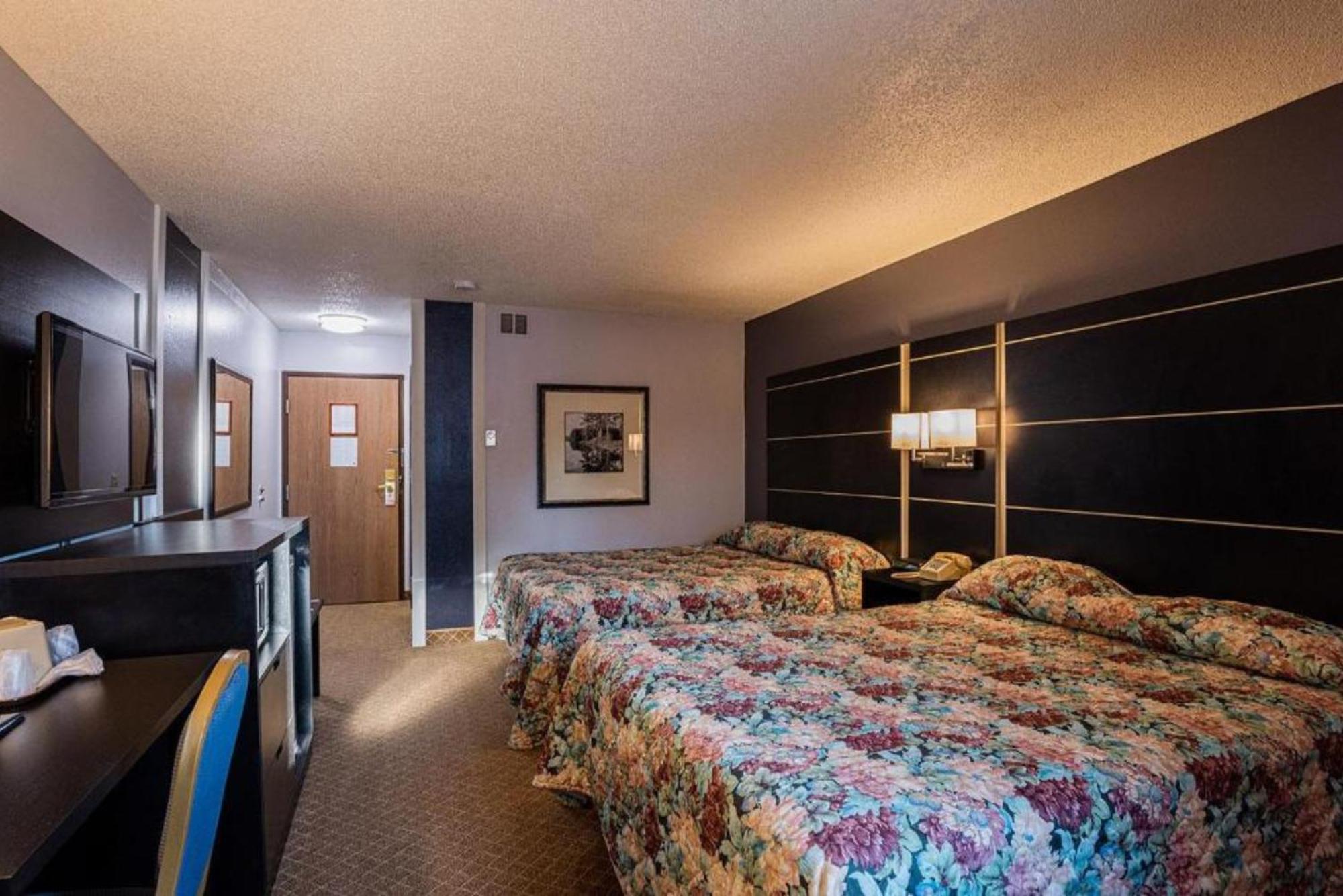 Coratel Inn & Suites By Jasper Hastings Exterior foto